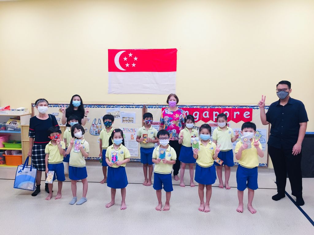 Stars experiencing the beauty of intergenerational bonding by Seniors from MindCARE Integrated Service Centre❤️ — photo 9