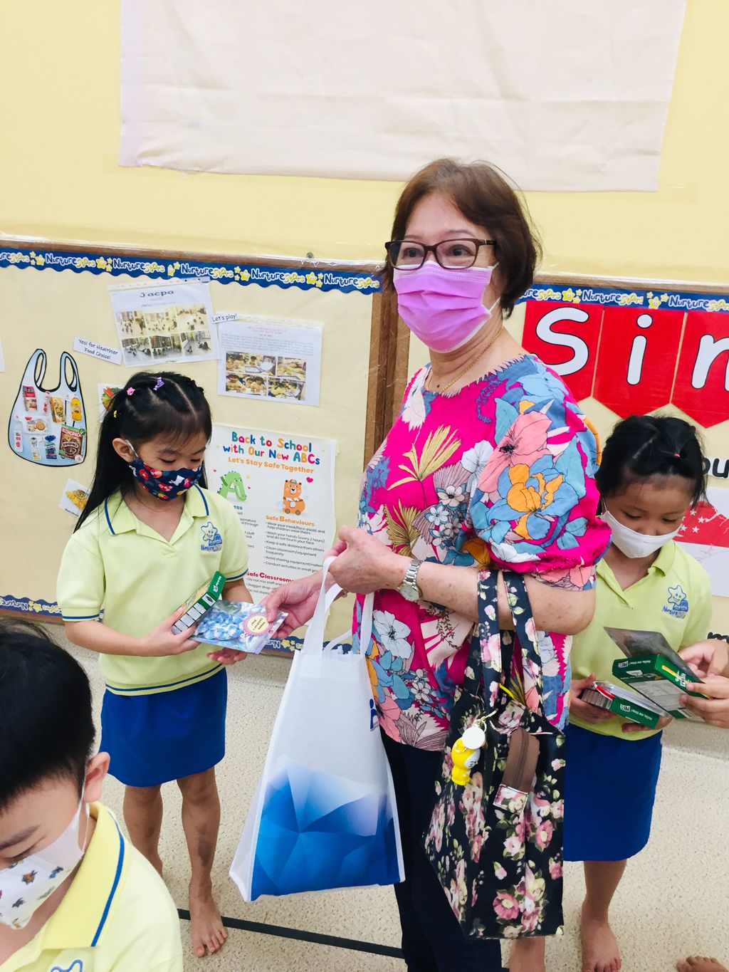 Stars experiencing the beauty of intergenerational bonding by Seniors from MindCARE Integrated Service Centre❤️ — photo 13