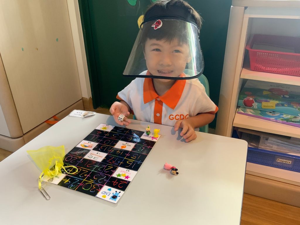 Creating table game activities for the elderlies — photo 3