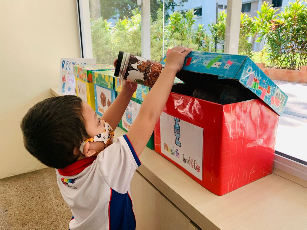 Bringing of Recycled Items♻️ 📦🧴🗞 — photo 8