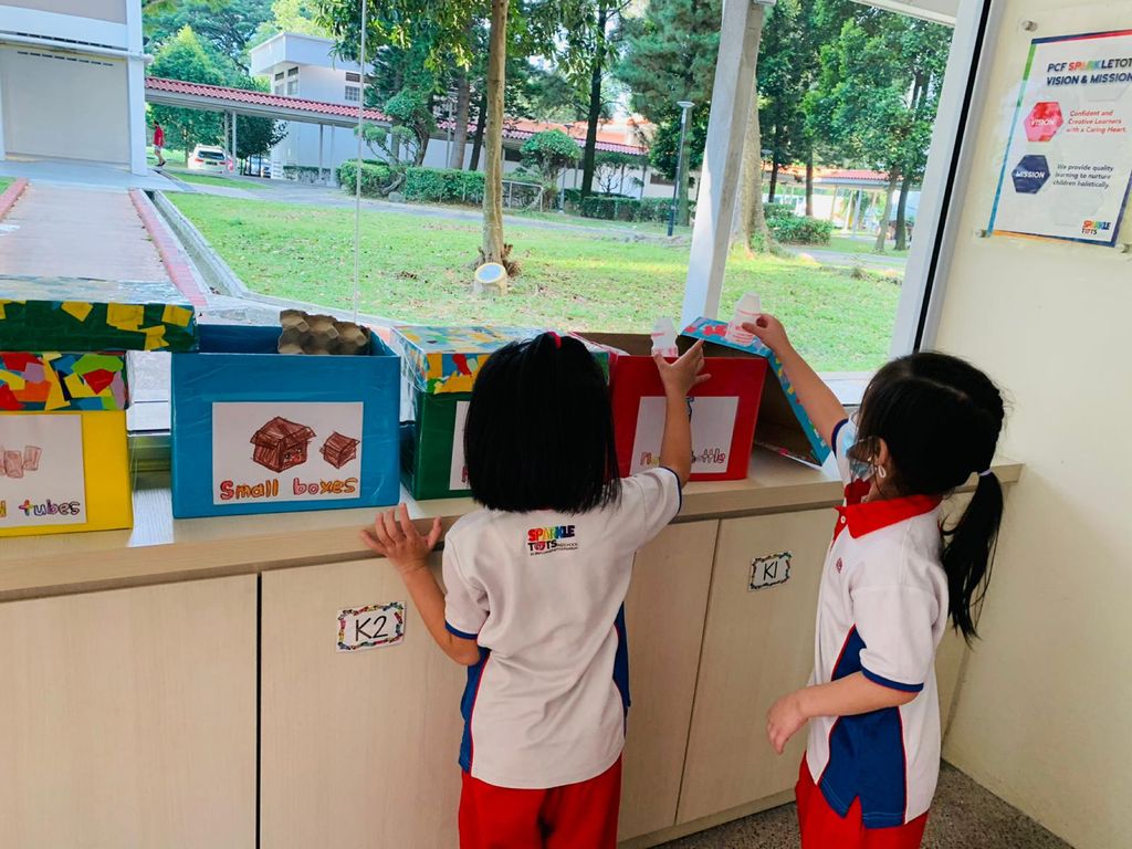 Bringing of Recycled Items♻️ 📦🧴🗞 — photo 10
