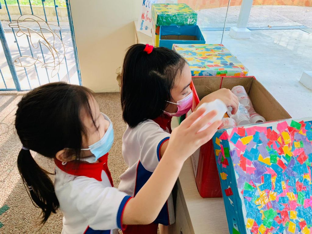 Bringing of Recycled Items♻️ 📦🧴🗞 — photo 12