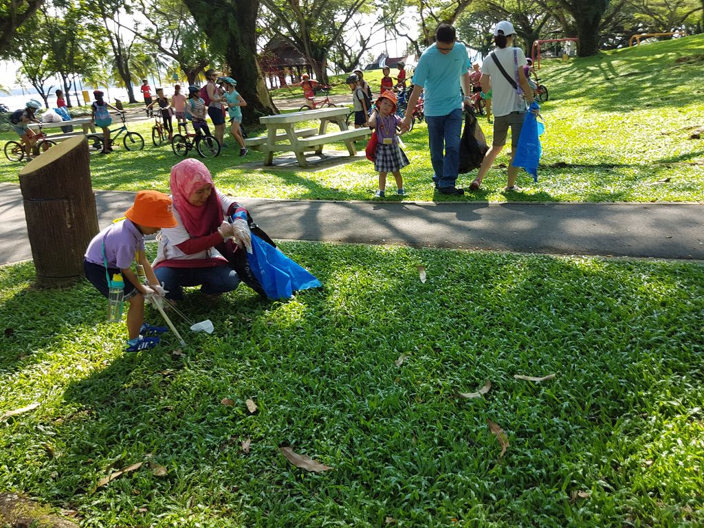 Keep Clean Singapore! - Pasir Ris Park Clean-Up (5 May 2017) — photo 2