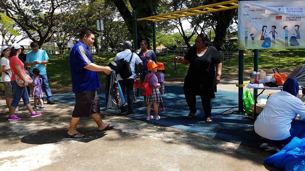 Keep Clean Singapore! - Pasir Ris Park Clean-Up (5 May 2017) — photo 4